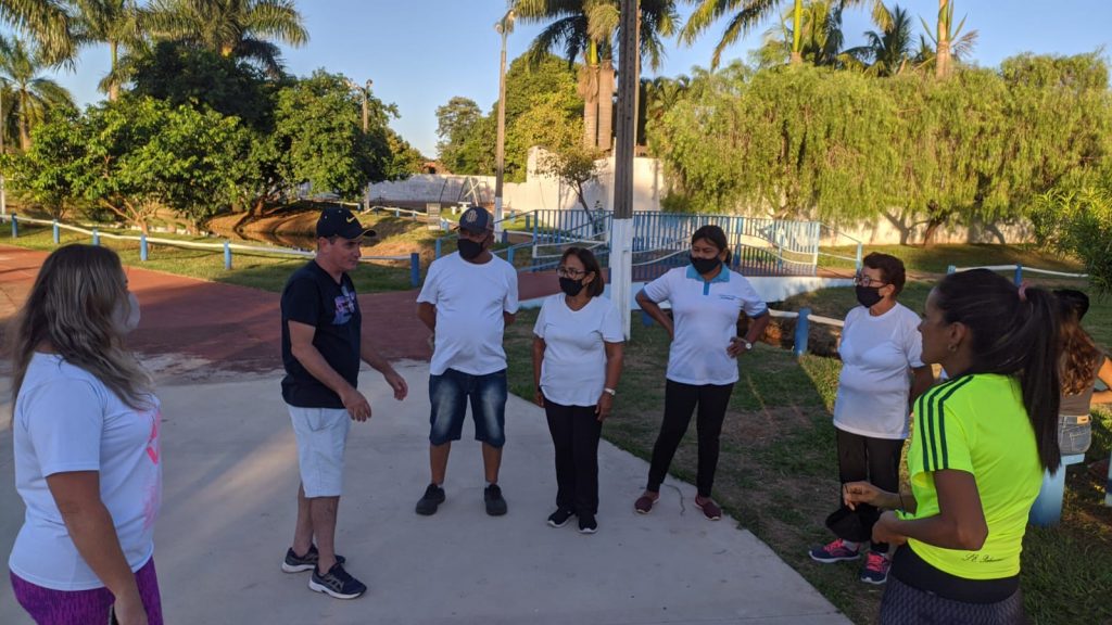 Idosos do Conviver e SCFVI de Amambai marcaram presença na abertura do ano esportivo de 2022