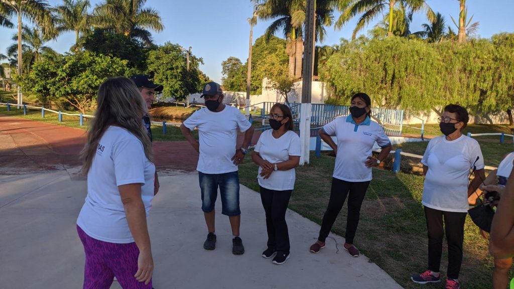 Idosos do Conviver e SCFVI de Amambai marcaram presença na abertura do ano esportivo de 2022