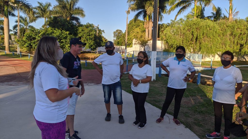 Idosos do Conviver e SCFVI de Amambai marcaram presença na abertura do ano esportivo de 2022