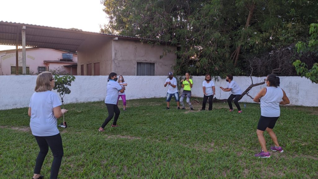 Idosos do Conviver e SCFVI de Amambai marcaram presença na abertura do ano esportivo de 2022