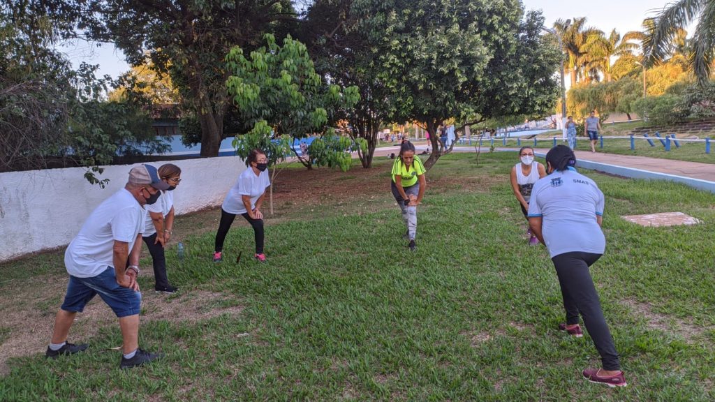 Idosos do Conviver e SCFVI de Amambai marcaram presença na abertura do ano esportivo de 2022