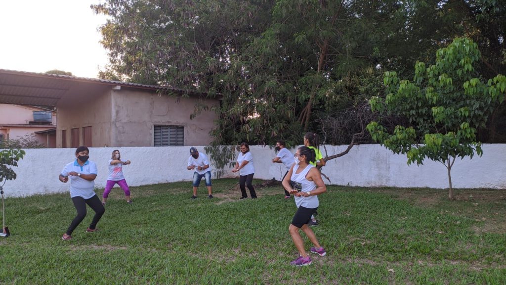 Idosos do Conviver e SCFVI de Amambai marcaram presença na abertura do ano esportivo de 2022