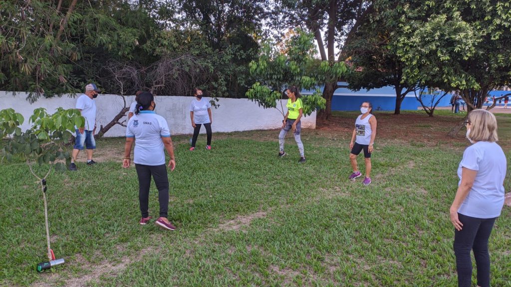 Idosos do Conviver e SCFVI de Amambai marcaram presença na abertura do ano esportivo de 2022