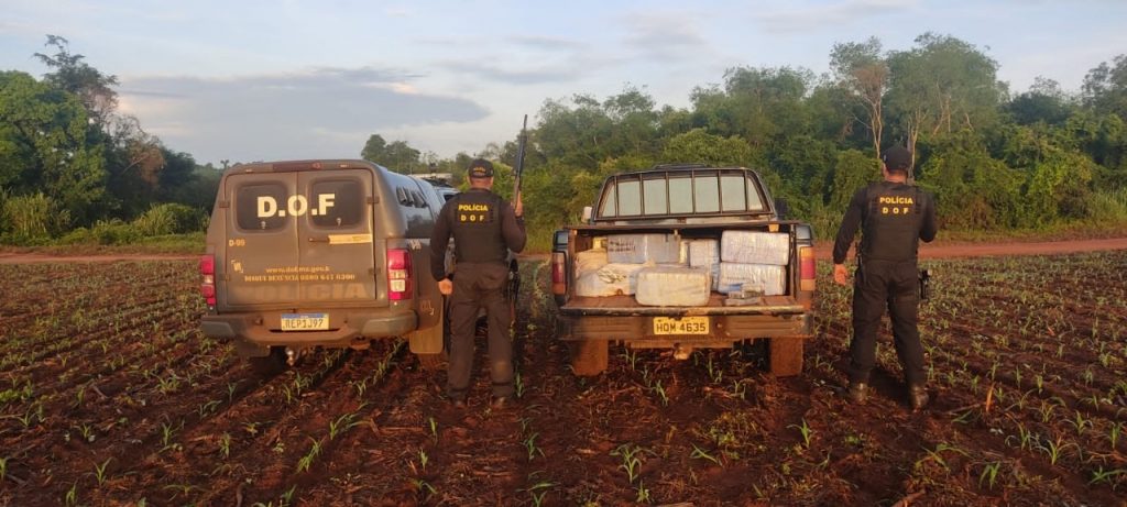 DOF apreende mais de meia tonelada de cocaína em Laguna Carapã