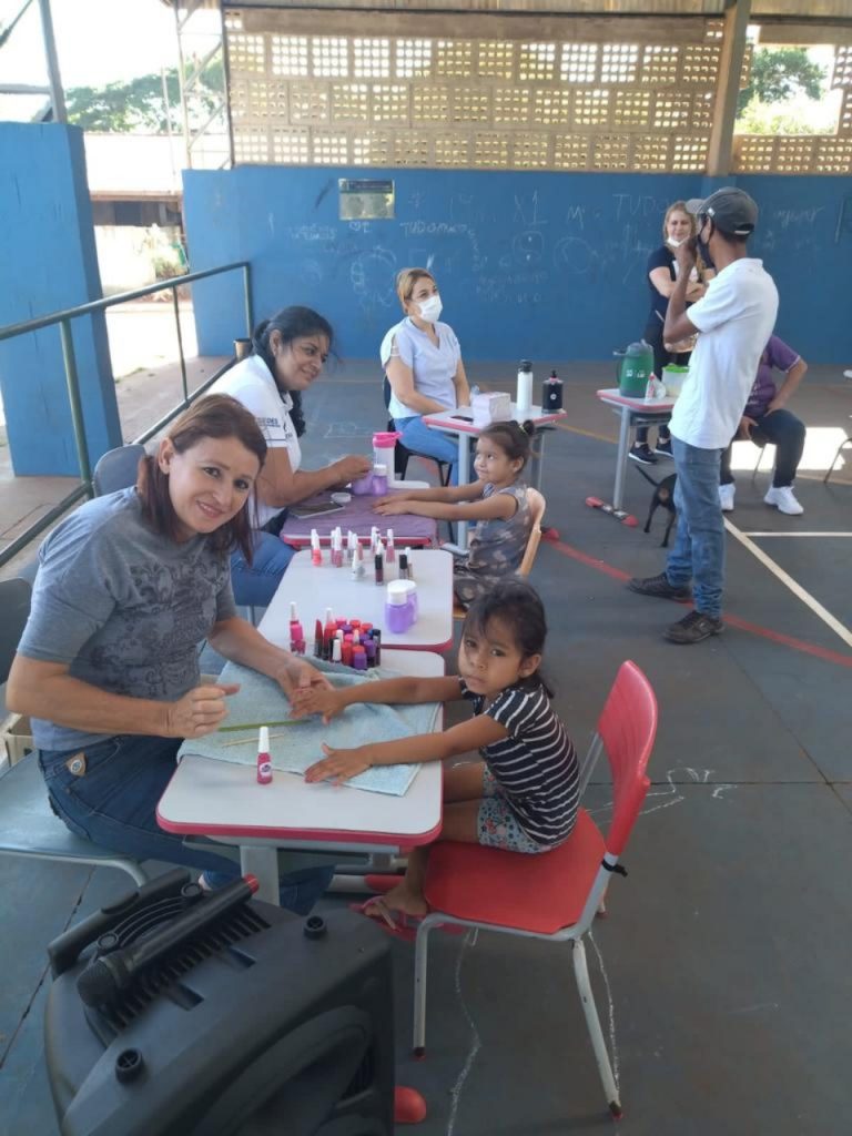 Dia da Beleza na vila Nossa Senhora Aparecida elevou a autoestima de mais de 20 mulheres nesta segunda (7)