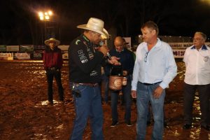 Grande público marca presença na Abertura do 32° Encontro Interestadual de Clubes de Laço do União Amambaiense