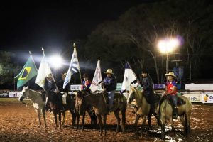 Grande público marca presença na Abertura do 32° Encontro Interestadual de Clubes de Laço do União Amambaiense