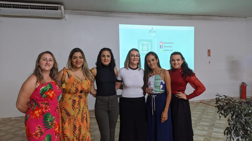 Empresária Adriana Bampi ministrou palestra de incentivo à mulheres empreendedoras de Amambai