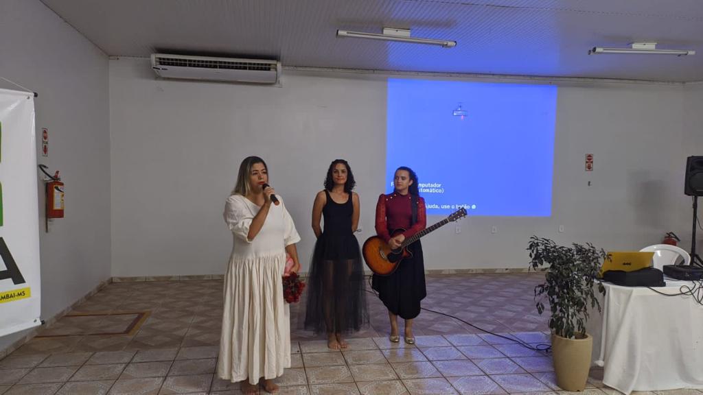 Empresária Adriana Bampi ministrou palestra de incentivo à mulheres empreendedoras de Amambai