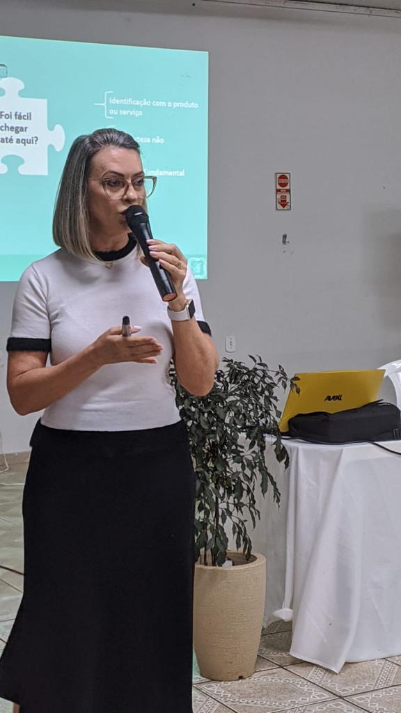 Empresária Adriana Bampi ministrou palestra de incentivo à mulheres empreendedoras de Amambai