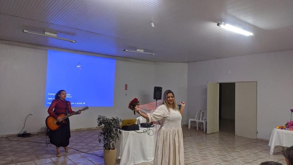 Empresária Adriana Bampi ministrou palestra de incentivo à mulheres empreendedoras de Amambai