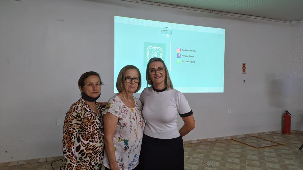 Empresária Adriana Bampi ministrou palestra de incentivo à mulheres empreendedoras de Amambai