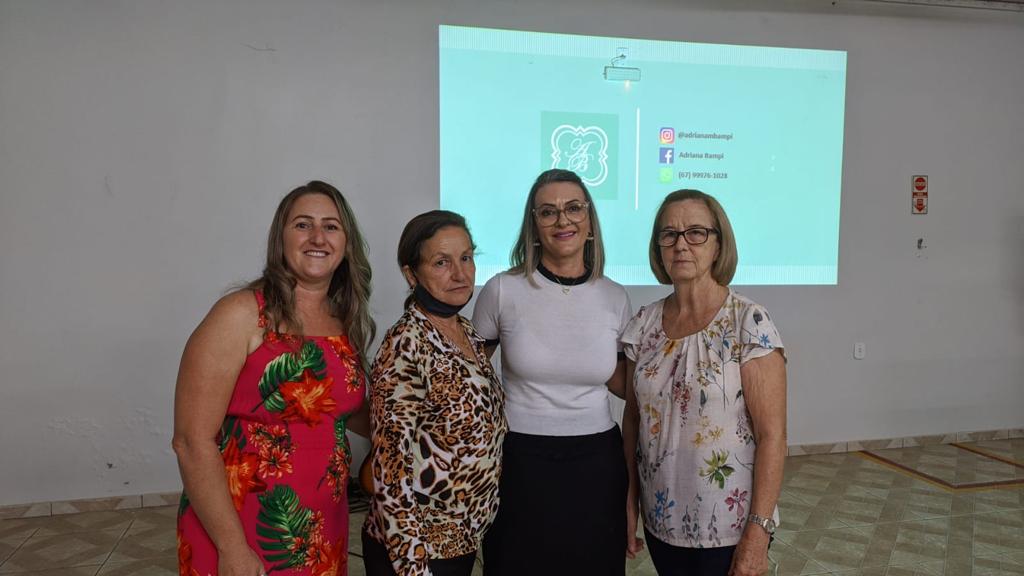 Empresária Adriana Bampi ministrou palestra de incentivo à mulheres empreendedoras de Amambai