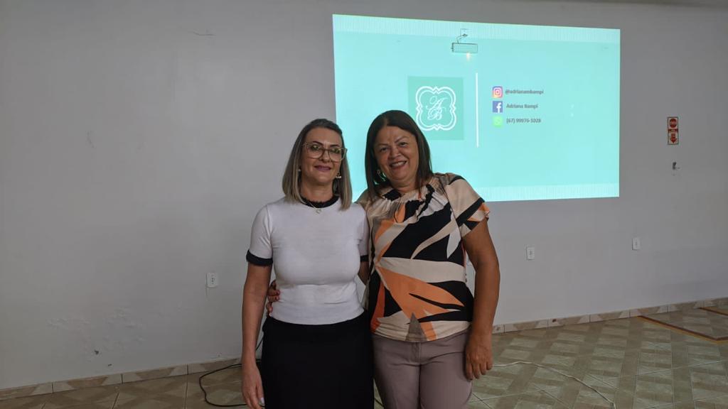 Empresária Adriana Bampi ministrou palestra de incentivo à mulheres empreendedoras de Amambai