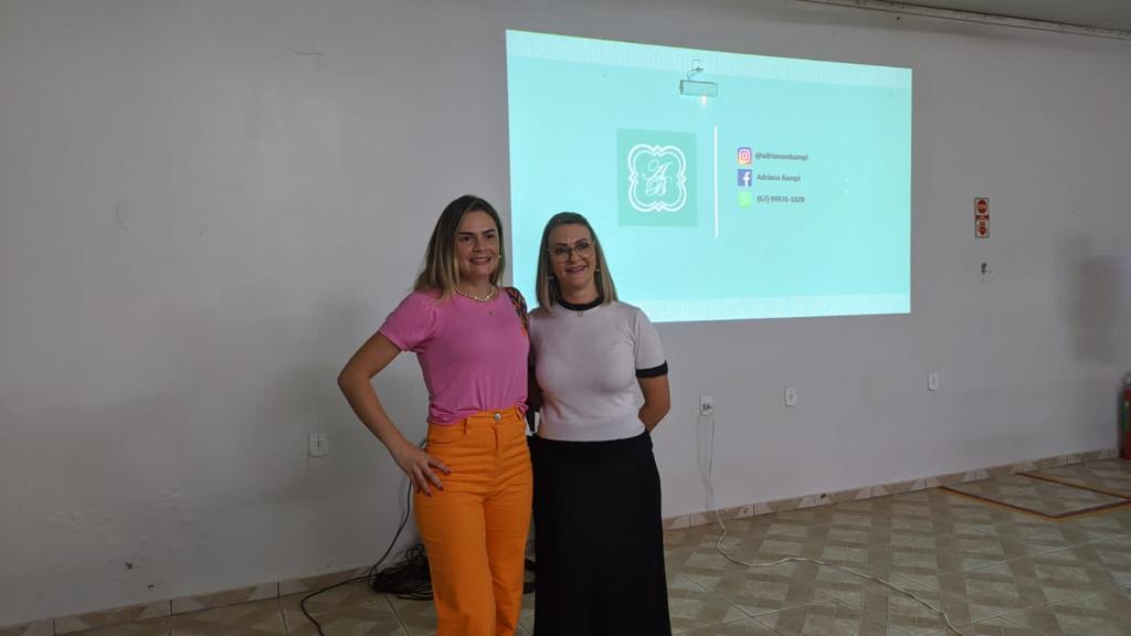 Empresária Adriana Bampi ministrou palestra de incentivo à mulheres empreendedoras de Amambai