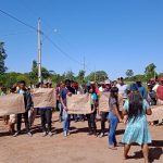 Demonstrando a força e beleza de sua cultura, Aldeia Limão Verde realiza passeata em rodovia