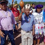 Demonstrando a força e beleza de sua cultura, Aldeia Limão Verde realiza passeata em rodovia