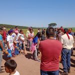 Demonstrando a força e beleza de sua cultura, Aldeia Limão Verde realiza passeata em rodovia