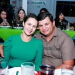 Com amigos e familiares, filiados do Simted comemoram o Dia do Professor com jantar e show