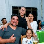 Com amigos e familiares, filiados do Simted comemoram o Dia do Professor com jantar e show