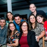 Com amigos e familiares, filiados do Simted comemoram o Dia do Professor com jantar e show