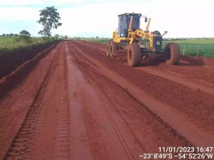 SEINFRA intensifica trabalhos de manutenção em estradas vicinais de Amambai