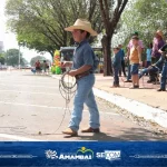 Competição Boi-Moto diverte e premia laçadores durante Super Domingo