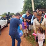 Prefeitura de Amambai leva alegria e doces às aldeias indígenas do município