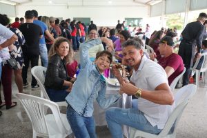 Simted de Amambai realiza confraternização com profissionais da educação na Fazenda Rincão Bonito