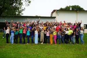 Simted de Amambai realiza confraternização com profissionais da educação na Fazenda Rincão Bonito