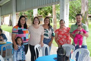 Simted de Amambai realiza confraternização com profissionais da educação na Fazenda Rincão Bonito