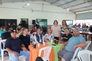 Simted de Amambai realiza confraternização com profissionais da educação na Fazenda Rincão Bonito