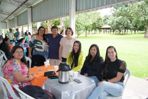 Simted de Amambai realiza confraternização com profissionais da educação na Fazenda Rincão Bonito