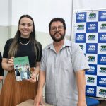 Livro "Adolescer" foi lançado nesta quinta-feira (26) na UEMS de Amambai