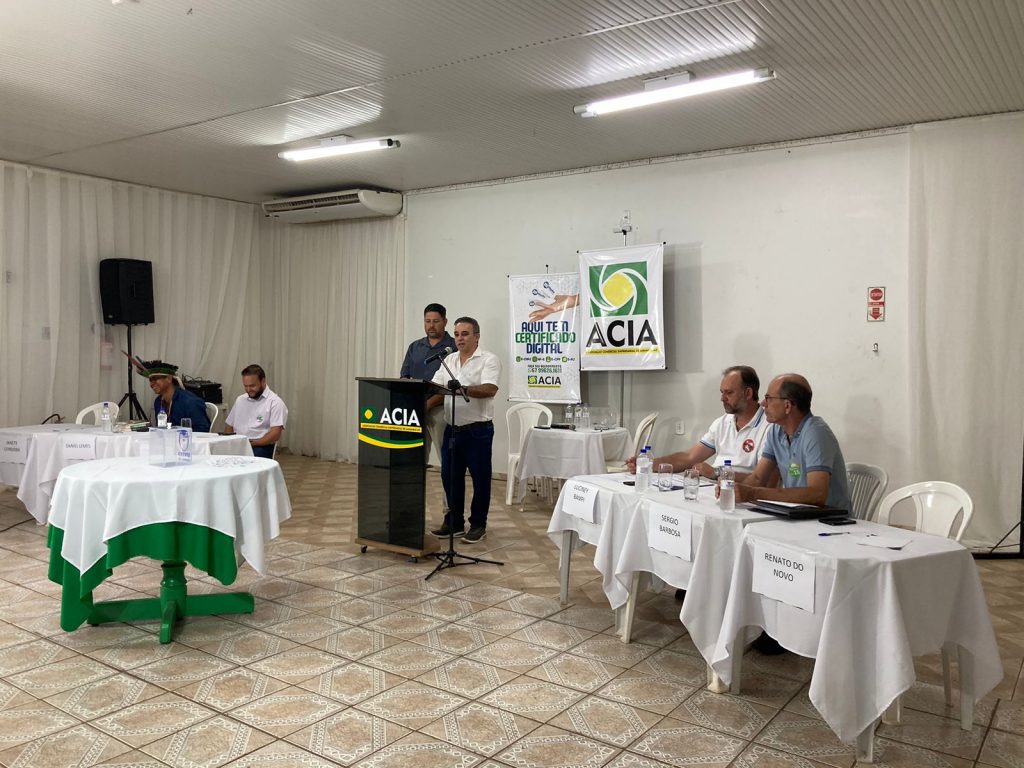 Reunião da ACIA com candidatos a Prefeito debate questões essenciais para o comércio