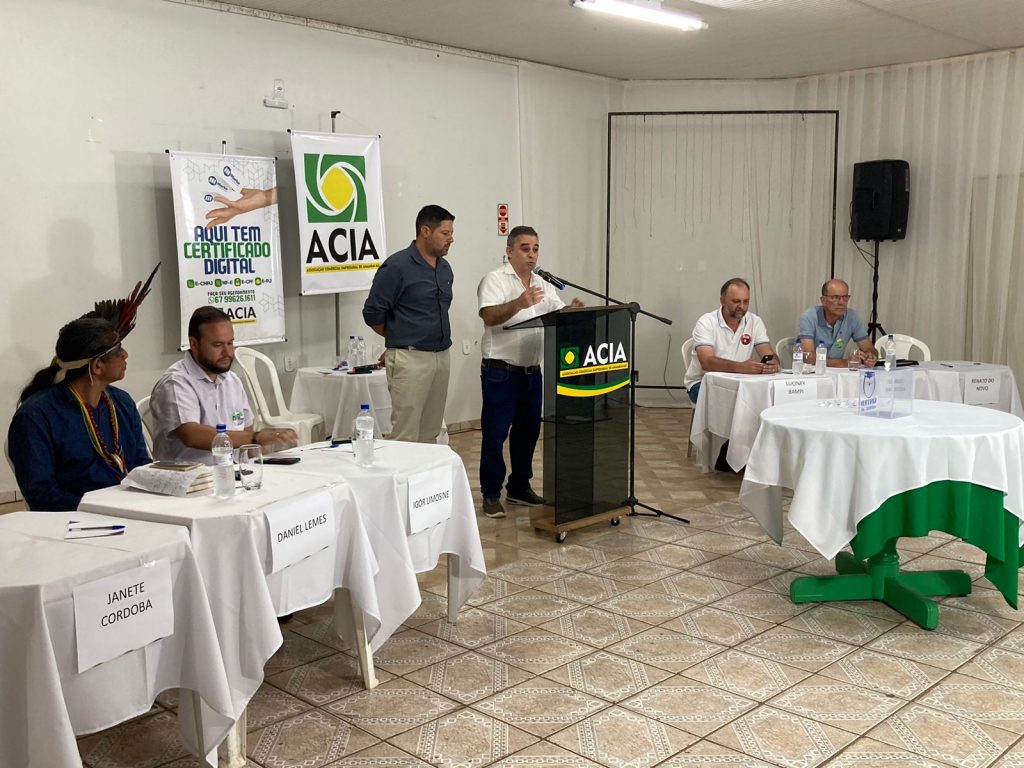 Reunião da ACIA com candidatos a Prefeito debate questões essenciais para o comércio