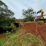 Prefeito Dr. Bandeira assina ordem de serviço para construção da ponte de concreto na Boiadeira