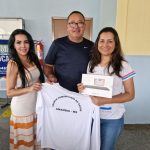 Prefeito Dr. Bandeira comemora entrega de tablets e camisetas para Agentes Comunitários de Saúde e de Endemias