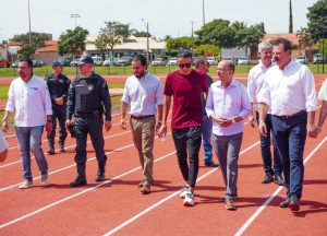 Governo de MS inaugura pista de atletismo com homologação internacional em Chapadão do Sul