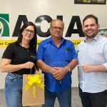 ACIA entrega prêmios da campanha Natal Premiado aos ganhadores