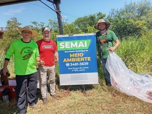 SEMAI realiza mutirão de limpeza e plantio de árvores no Rio Amambai