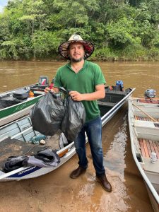 SEMAI realiza mutirão de limpeza e plantio de árvores no Rio Amambai