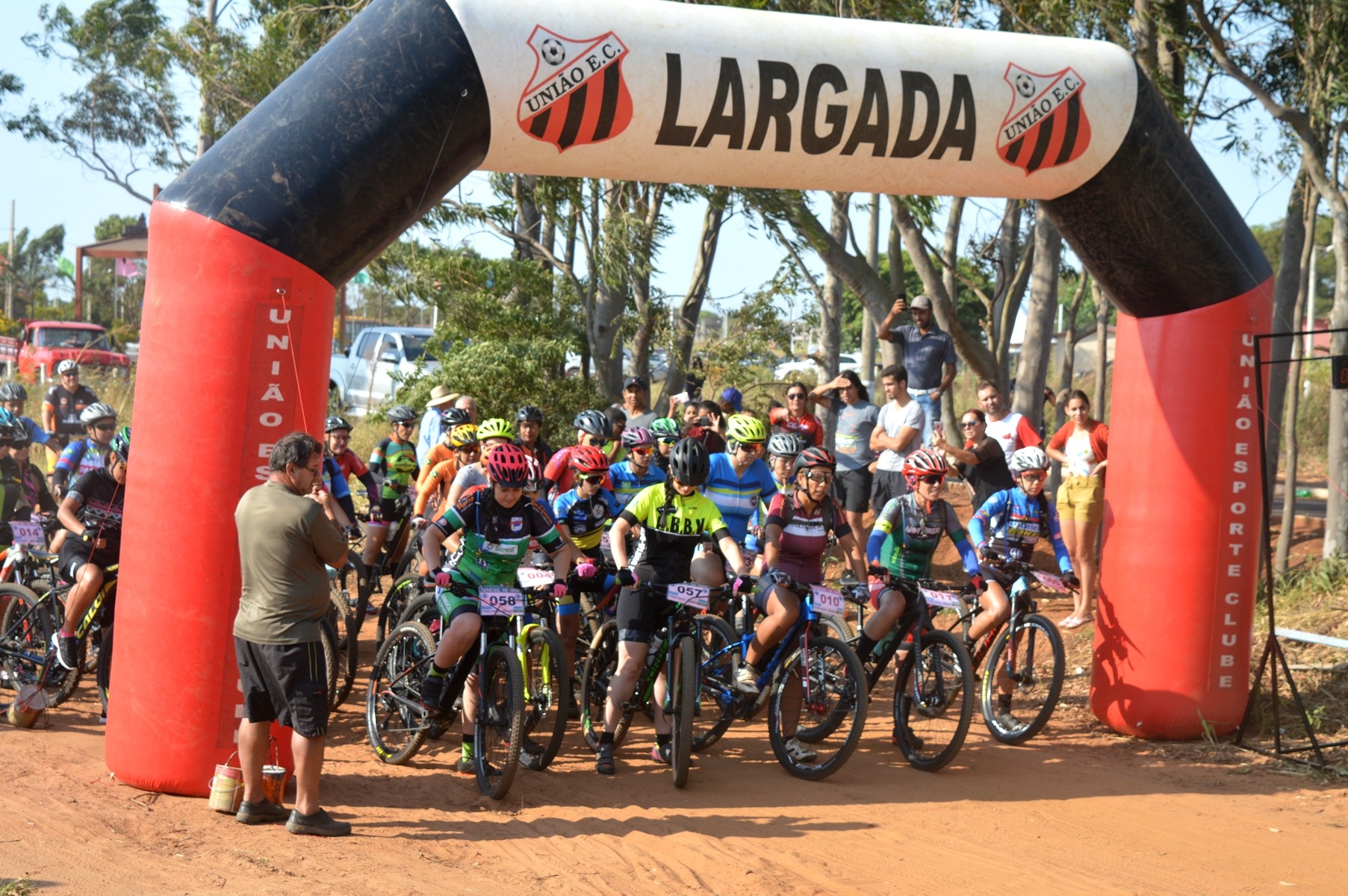 Largada da categoria Feminina. / Foto: Moreira Produções.