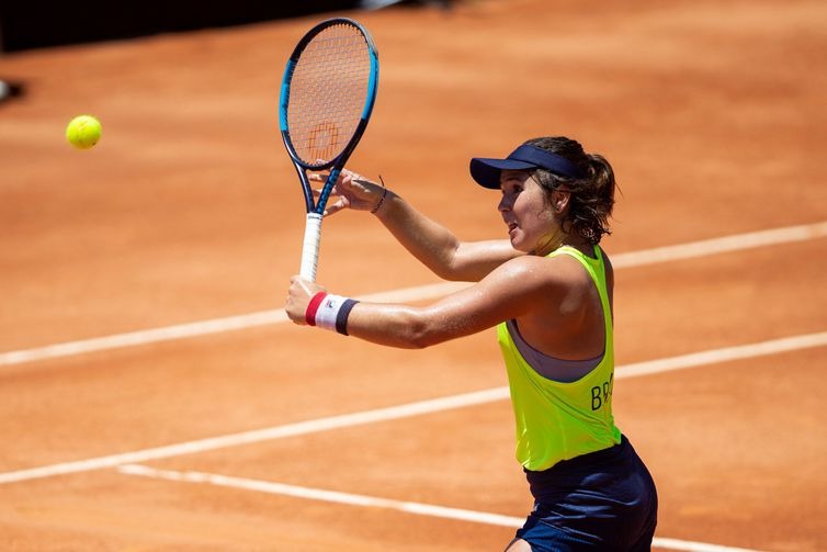 Gabriela Cé avançou às semifinais de duplas do ITF de Portugal, em parceria com a norueguesa Maiene Helgo. A dupla volta a quadra nesta sexta (30), às 10h Miriam Jeske/ Heusi Action/Direitos Reservados