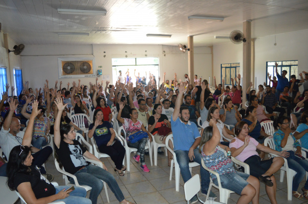 Cerca de 200 trabalhadores aprovaram por unaminidade a participação na greve / Foto: Moreira Produções