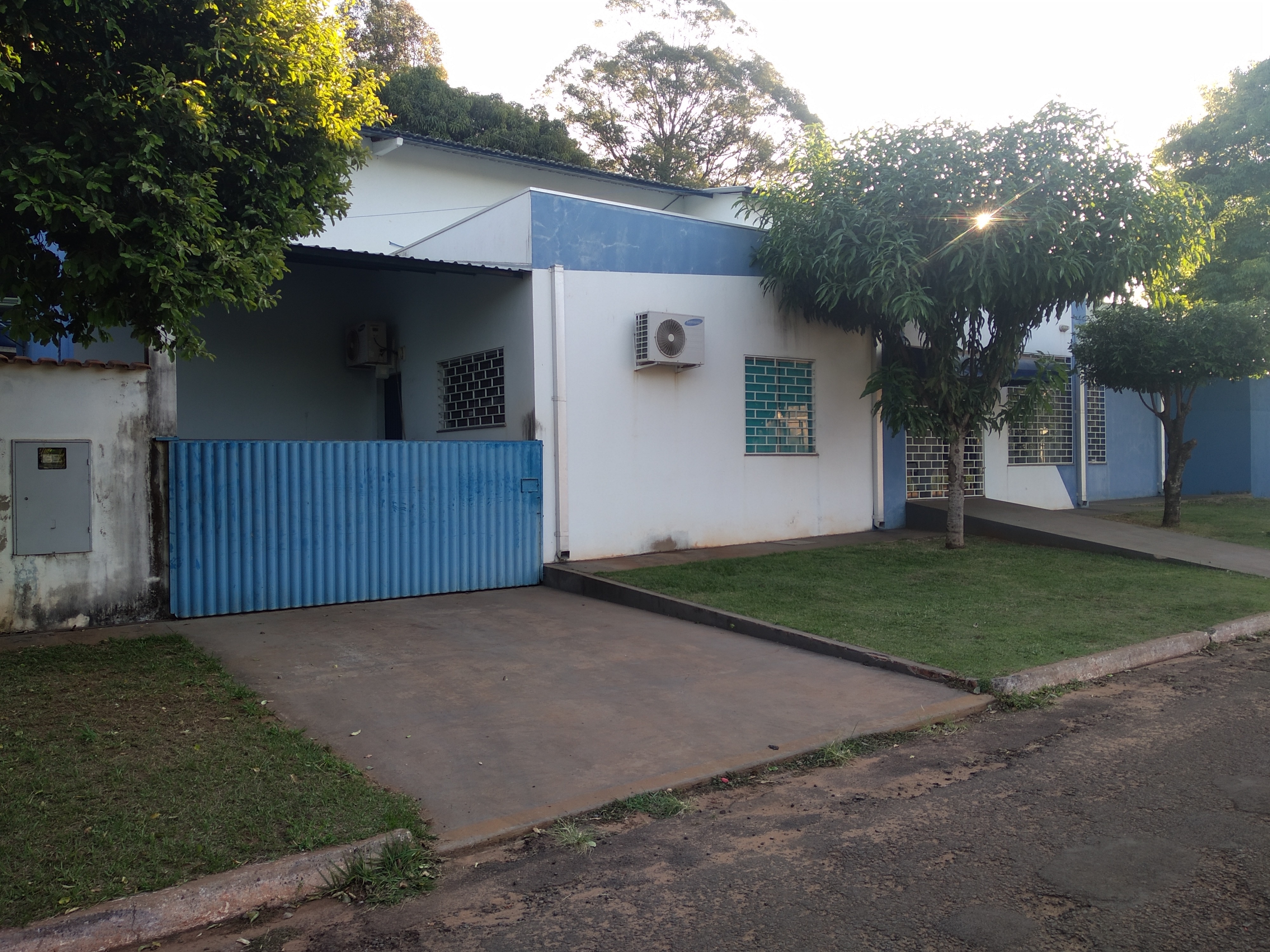 A Cozinha Central, localizada ao la do EM Antônio Pinto da Silva, prepara merenda escolar  para escolas do município de Amambai / Foto: Moreira Produções