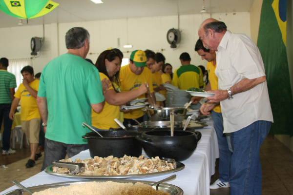 No ano de 2010 a AABB organizou uma feijoada para comemorar um dos jogos do  Brasil pela Copa Mundo. Foto: Moreira Produções.