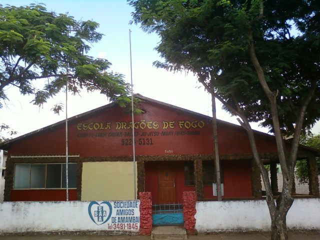 O prédio da escola, que é cedido pela Associação de amigos de Amambai.