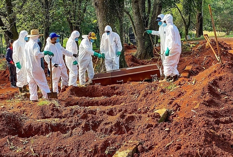 Brasil se aproxima da marca de meio milhão de óbitos pela covid-19 - Reprodução