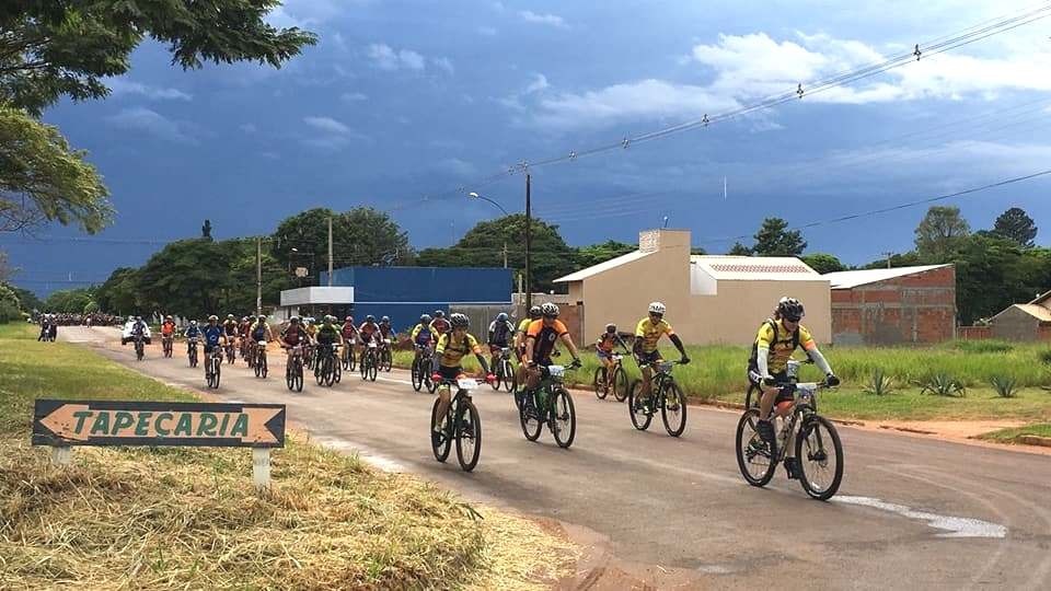 A largada acontece na frente do União Esporte Clube / Foto: Moreira Produções